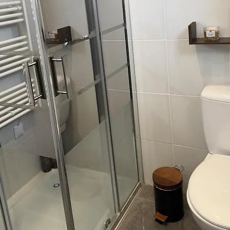 Comfortable 15 Minutes From Lyon Villeurbanne