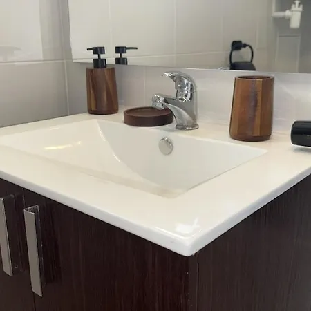 Comfortable 15 Minutes From Lyon * Villeurbanne