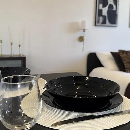Comfortable 15 Minutes From Lyon Lejlighed